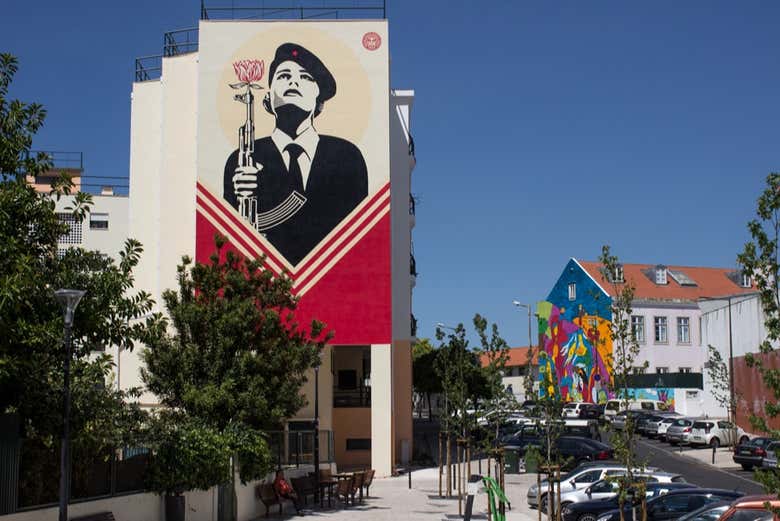 Mural del artista urbano OBEY 