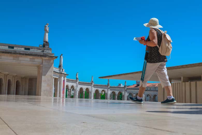 Explore the churches in Fátima at your own pace