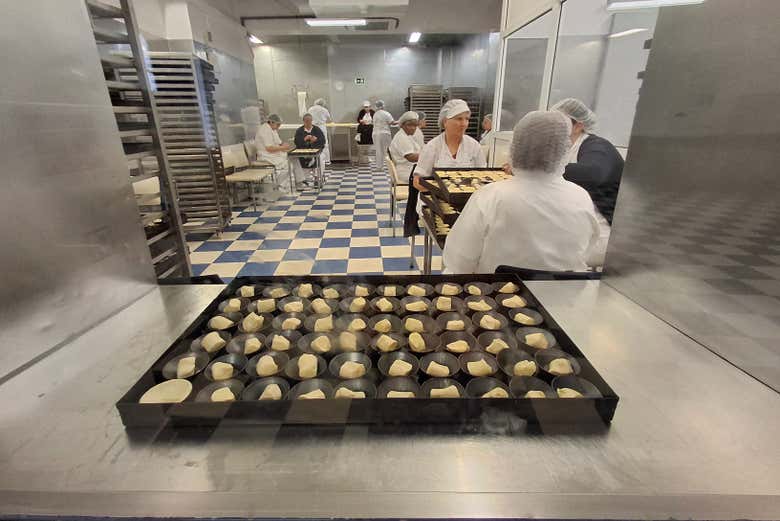 Enjoy a delicious pastel de nata!
