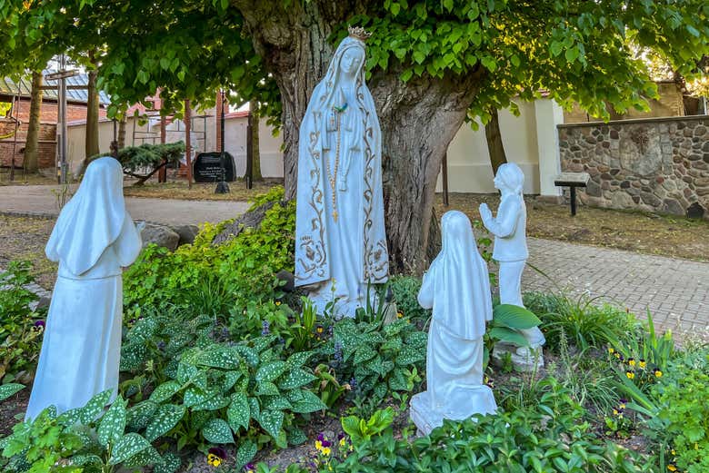 Statue della Vergine e i pastorelli