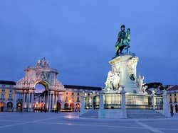 Piazza del Commercio al tramonto