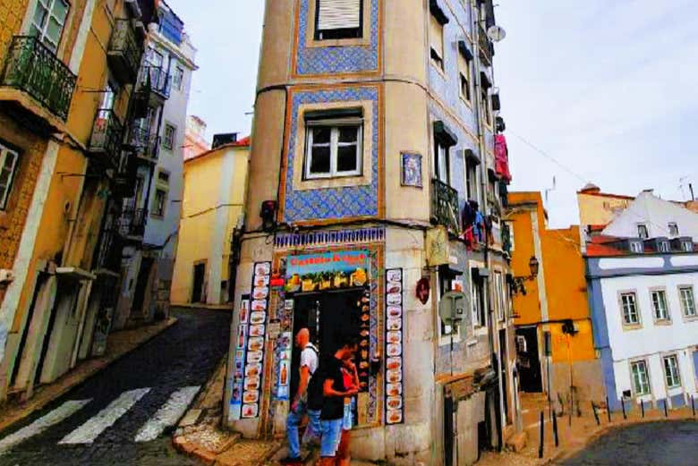 Uno de los edificios típicos del barrio de la Graça