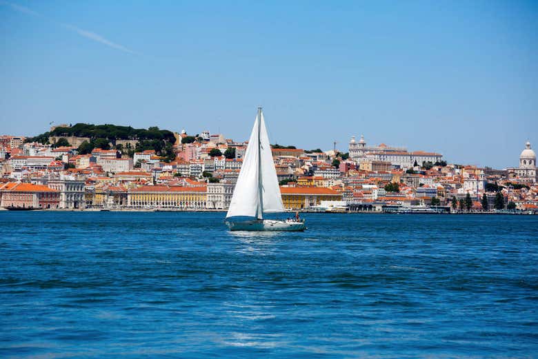 Navigando lungo il Tago