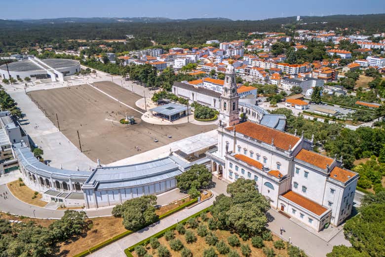 Vue aérienne sur la basilique Notre-Dame-du-Rosaire de Fatima