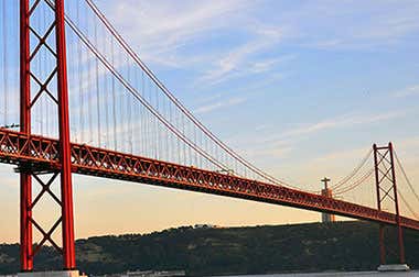Ponte 25 de Abril