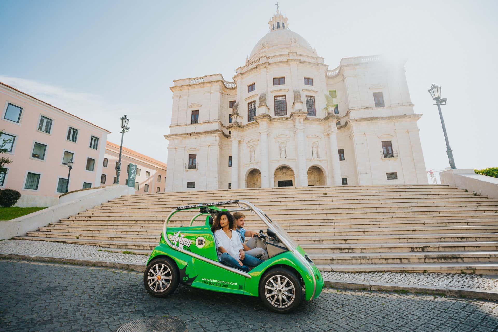 Noleggio di auto elettrica a Lisbona