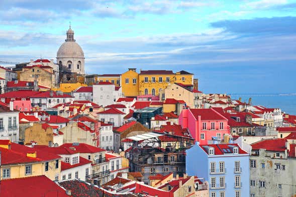 Tour do fado por Lisboa + Espetáculo com aperitivo