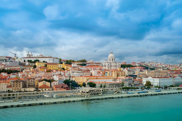Visite dans Lisbonne + Balade en bateau + Tramway et funiculaires