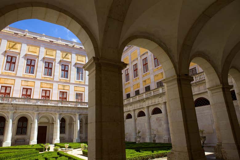 Um dos pátios do Palácio Nacional de Mafra