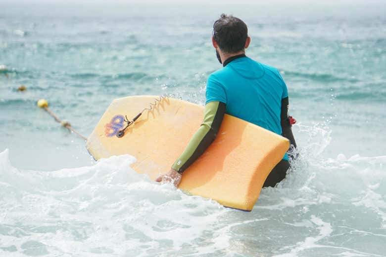 Bodyboard en la playa de Nazaré
