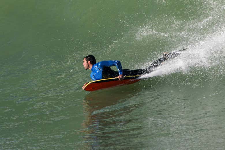 Curso de bodyboard en Nazaré - en Civitatis.com