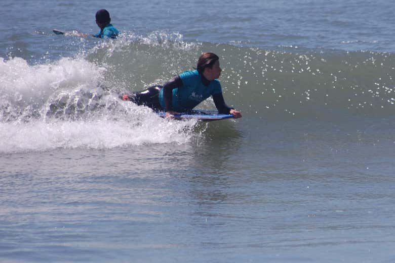Bodyboard sobre as ondas da Nazaré