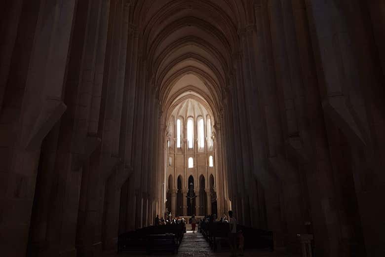 Nave central do mosteiro