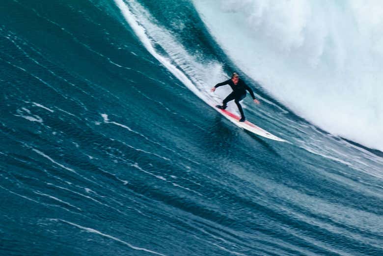 Nazaré es uno de los paraísos portugueses del surf
