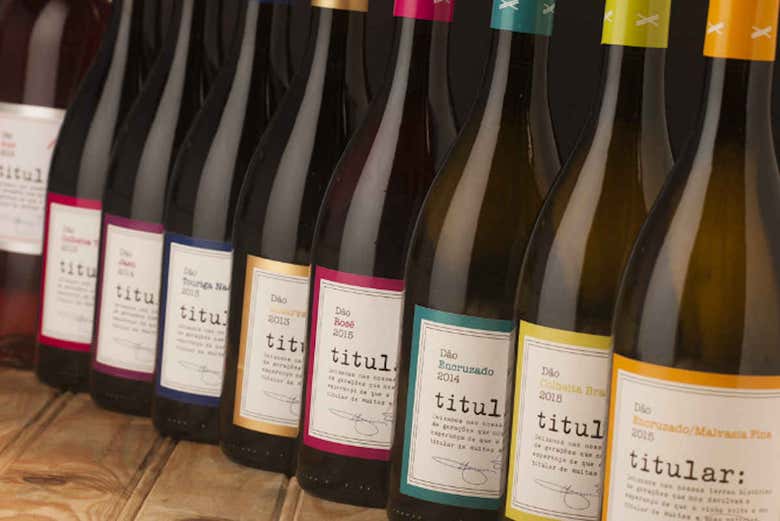 Diferentes tipos de vinho da adega Caminhos Cruzados