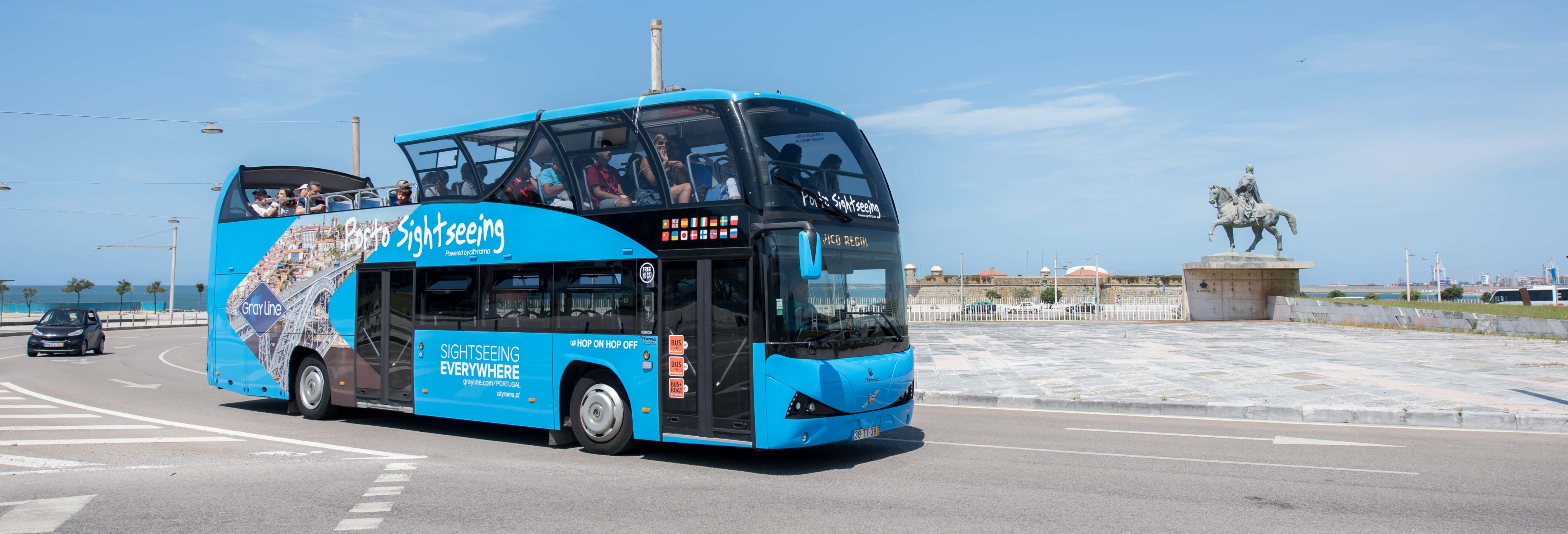Autocarro turístico em Porto
