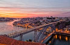 Crucero de los seis puentes al atardecer con aperitivo