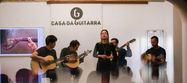 Espectáculo de fado en Casa da Guitarra