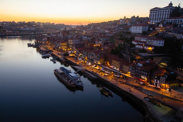 Free tour de nuit à la découverte des mystères et légendes de Porto