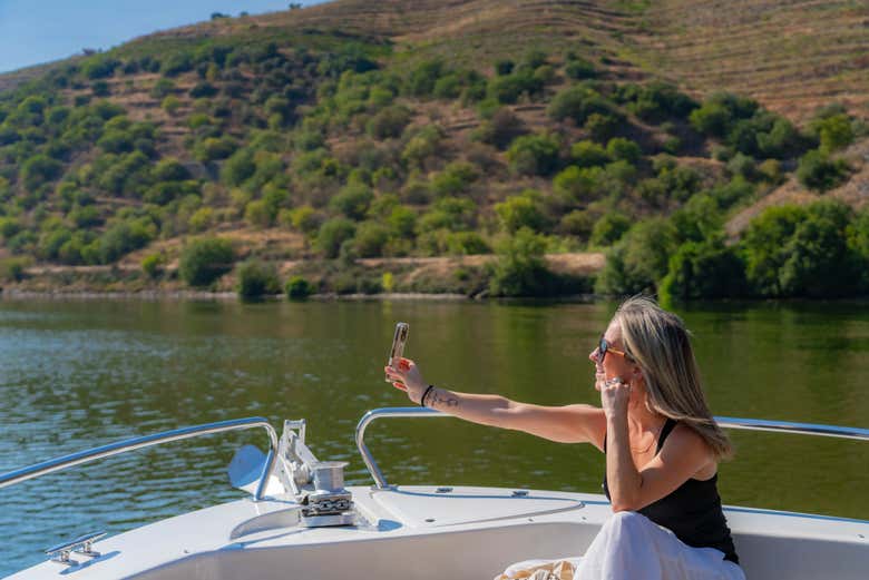 ¡Momento selfie durante el tour por la región del Duero!