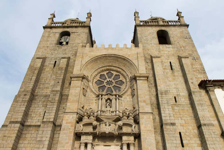 Fachada de la Catedral de Oporto