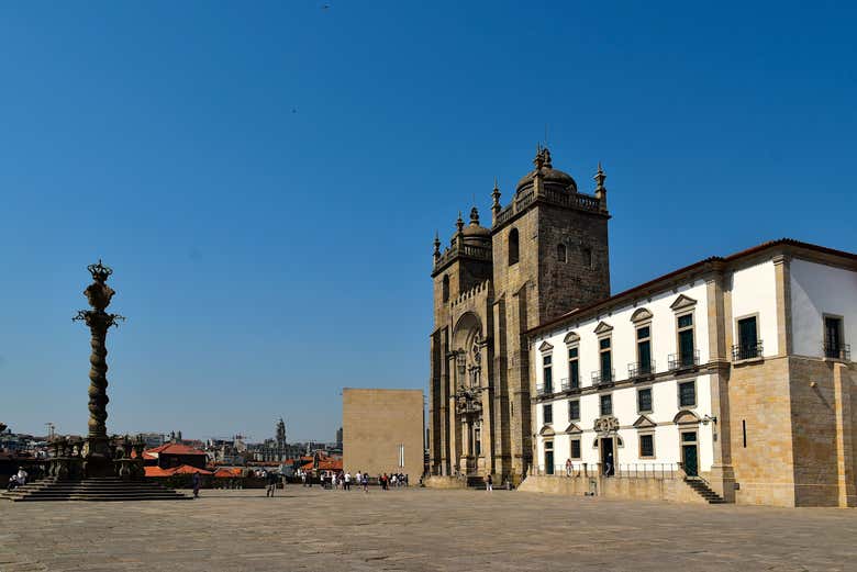 La Cattedrale e il Palazzo Episcopale di Porto