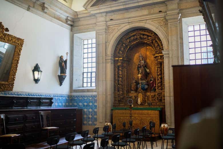 Sacristie du monastère préparée pour le concert