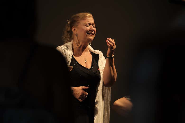 Fado singer - Fernanda Moreira