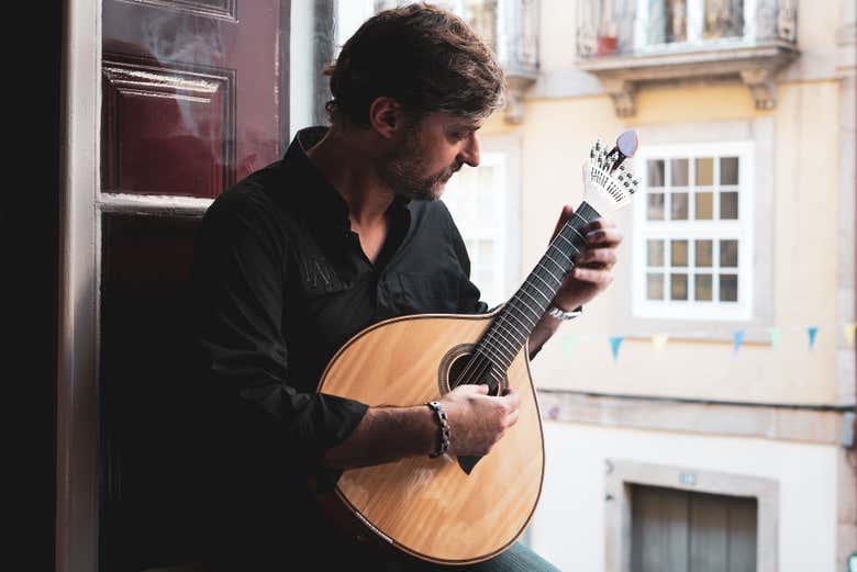 Guitarrista de Fado Na Baixa