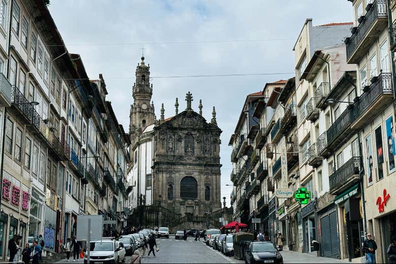 A Igreja dos Clérigos com a sua torre