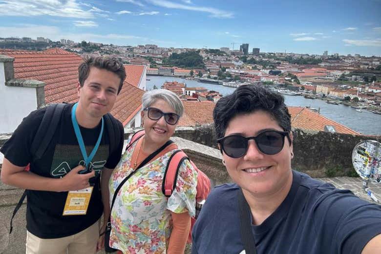 Contemplando a visita no topo da catedral