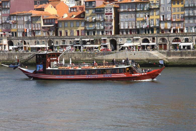 Un rabelo lors de la croisière des six ponts