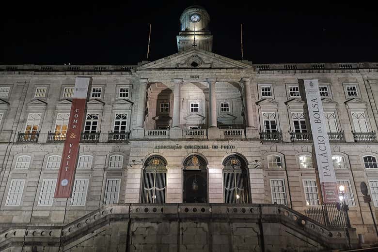 Admirez le Palais de la Bourse