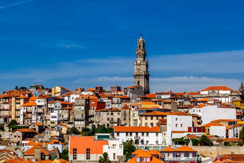 La Torre dos Clérigos surplombant le centre historique