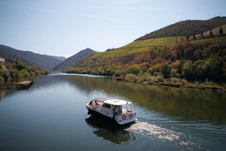 Durante el paseo en barco por el río Duero