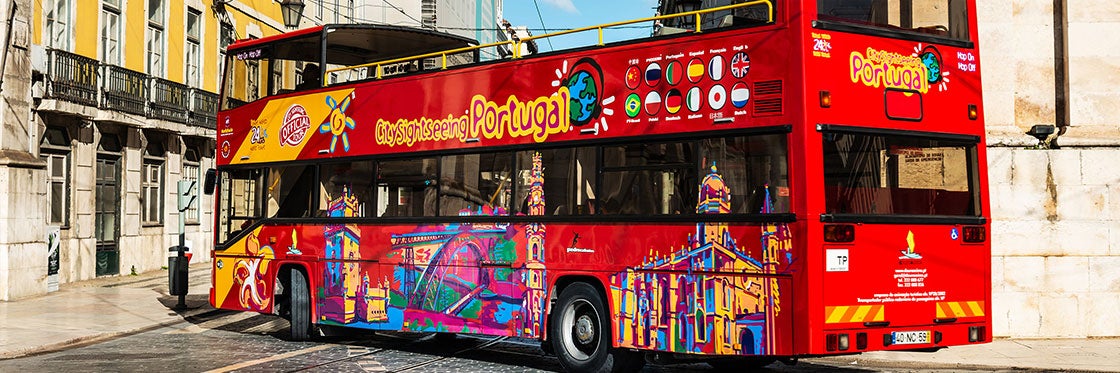 Ônibus turísticos no Porto
