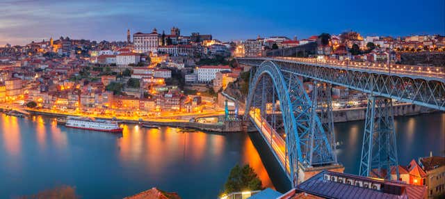 Tour nocturno por Oporto + Degustación de vino
