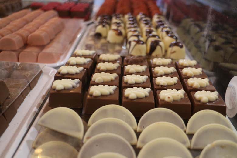Degustando chocolates artesanales en la Chocolatinho Factory