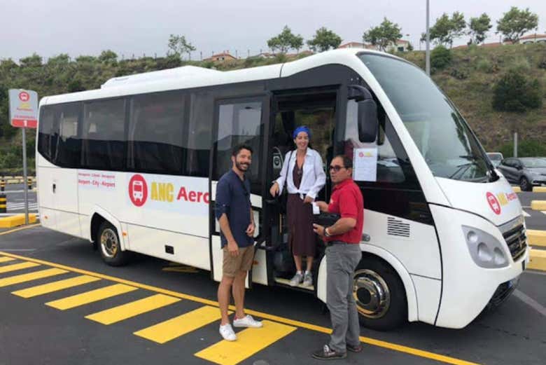 A maneira mais confortável de ir do aeroporto até Ponta Delgada!