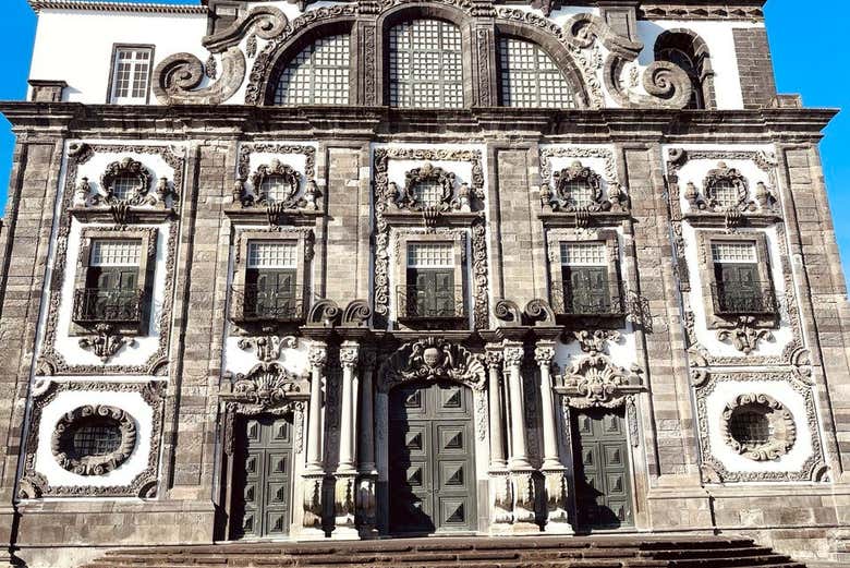Una de las iglesias de Ponta Delgada