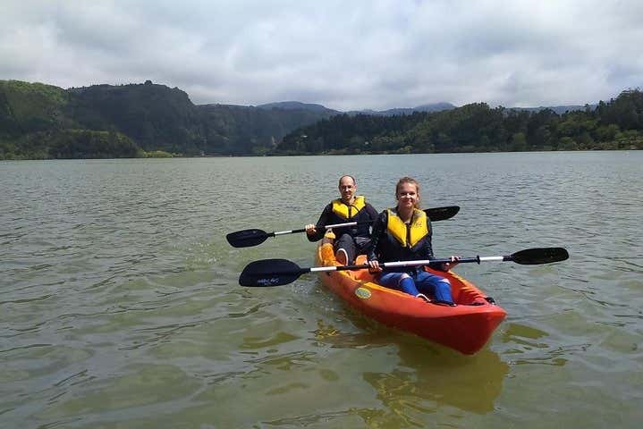 Balade en kayak sur Lagoa das Furnas