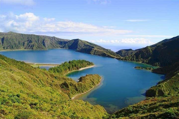 Lagoa do Fogo, une lagune dans le cratère d'un volcan