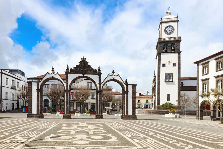 See Portas da Ciudade, in Ponta Delgada