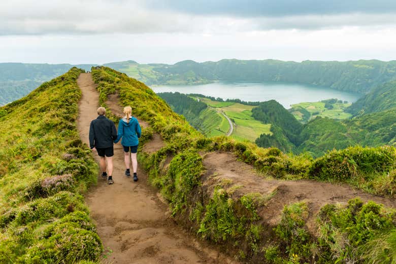 sete cidades hiking tour