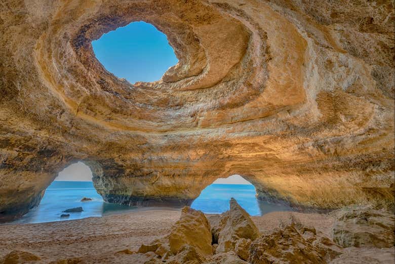 Grutas de Benagil, uma das maravilhas do Algarve
