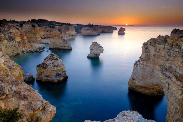 Paisagem rochosa no Algarve