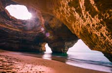 Paseo en catamarán por las cuevas de Benagil