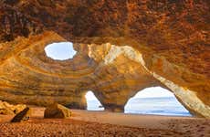 Paseo en lancha por las cuevas de Benagil