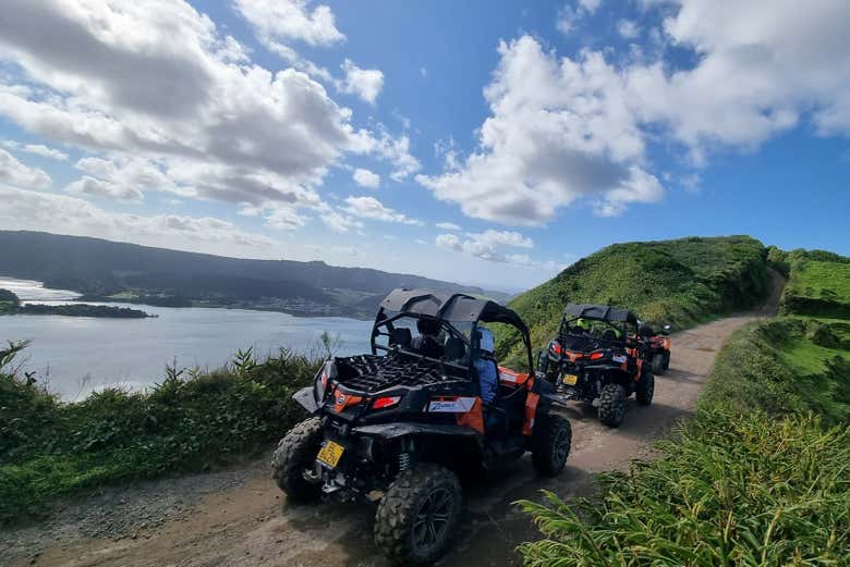 Junto a las lagunas de Sete Cidades