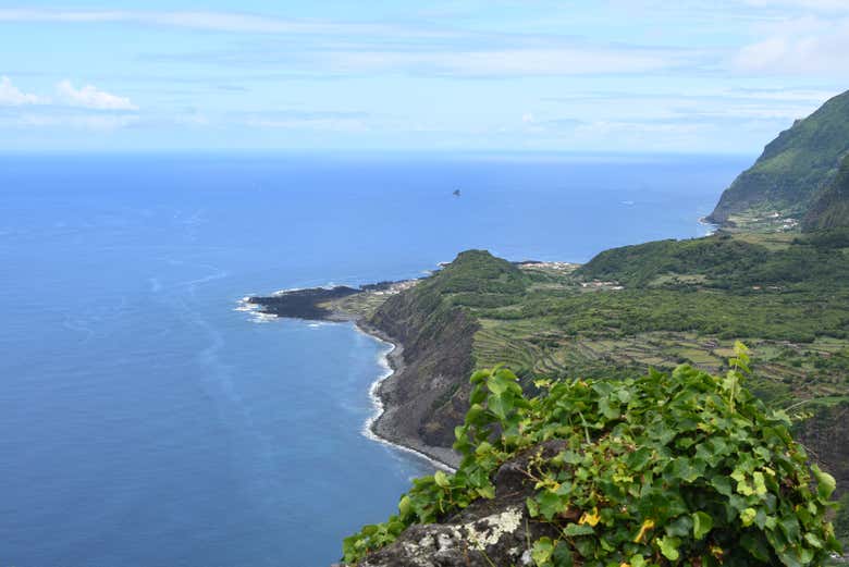Vistas da costa das Flores
